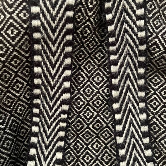 Black and Cream Textured Lama Backpack - Picture 12 of 13